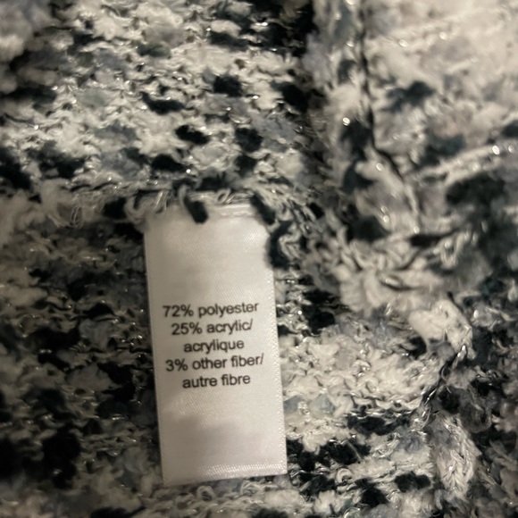 Maurice’s off shoulder sweater - Picture 6 of 6